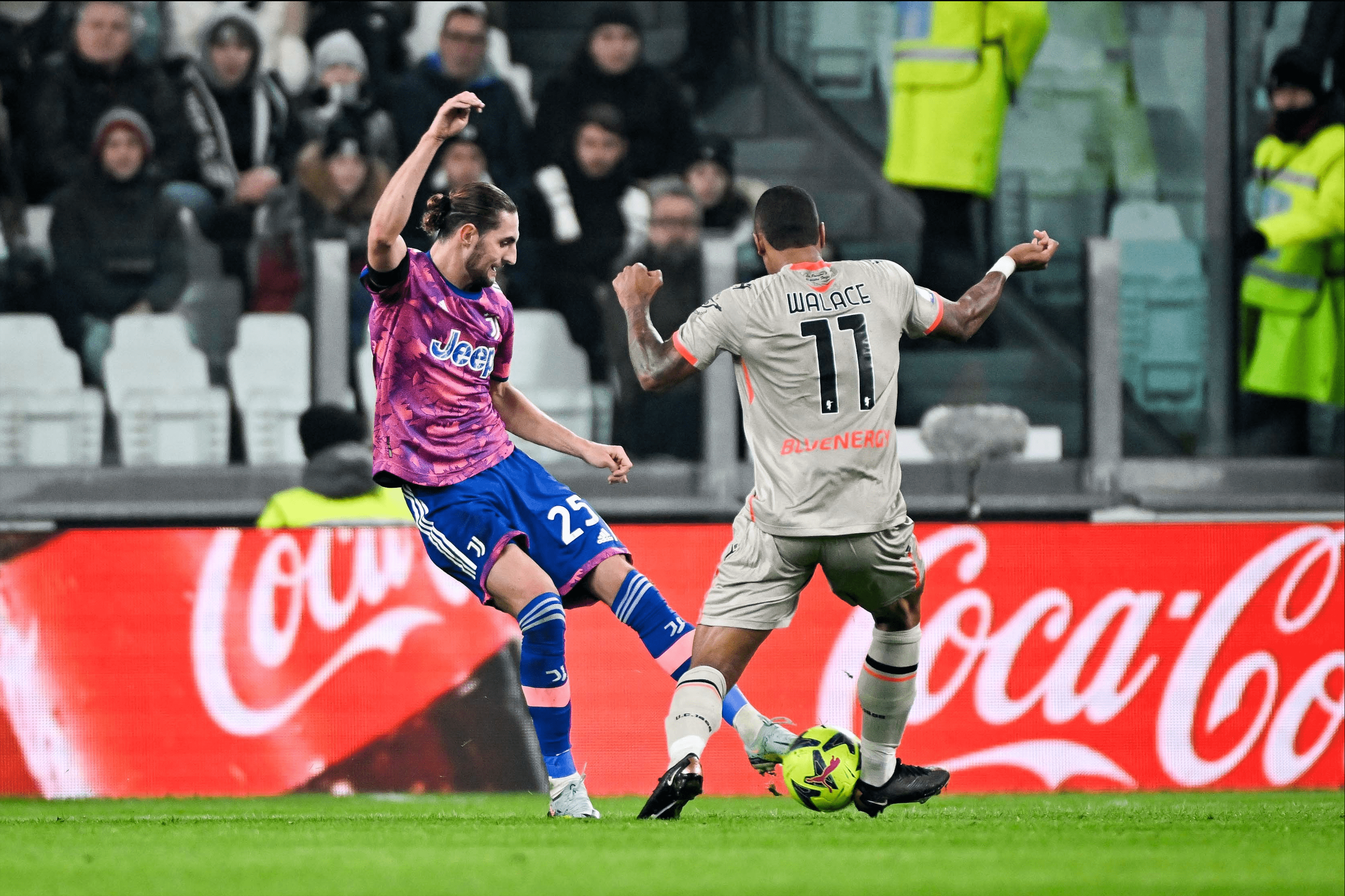 开云官方网站入口惊天逆转!尤文连追三球实现绝地反击,广告为了.