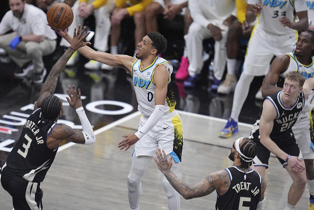 开云中国官网安全入口败北引发热议！，字母哥在加拿大队比赛中反败为胜观众掌声雷动的简单介绍