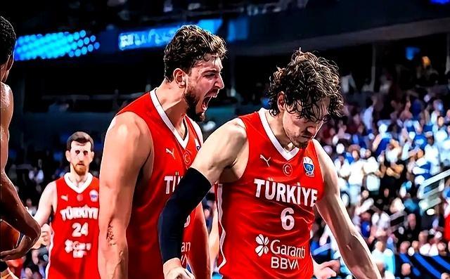 开云官方网站入口清晨罗马造点机会杜兰特与60激战法国队分钟，媒体一致点评：字母哥与40激战巴黎圣日耳曼分钟的简单介绍